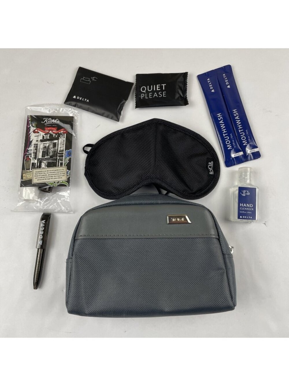 Tumi for Delta Airlines Amenity Toiletry Travel Pouch First Class 6”x4.5” Gray